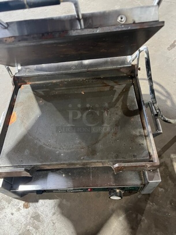 Waring Commercial Countertop Panini/Sandwich Tostato Supremo Grill! All Stainless Steel! Press With Flat Surface! Model: WFG250 120V - Image 3 of 5