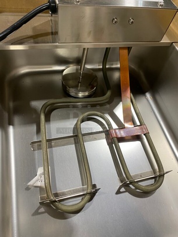 NEW! IN THE BOX! LATE MODEL! 2018 Continental Commercial Countertop Evaporator Tray Pan! Electric Powered! All Stainless Steel! 120V 60HZ 1 Phase - Image 3 of 5