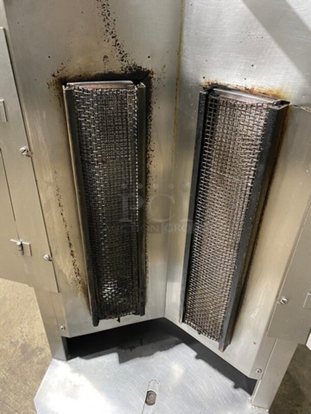 Auto Doner Commercial Countertop Natural Gas Powered Vertical Broiler Gyro Machine! All Stainless Steel! Model: G300 SN: 34296 - Image 5 of 10