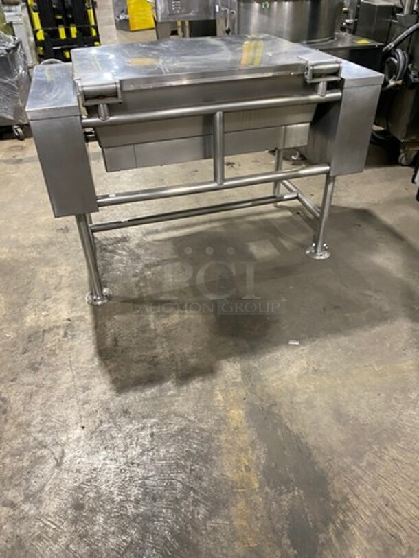 Vulcan Hart Commercial Electric Powered Tilt Skillet/Braising Pan! All Stainless Steel! On Legs!! Working When Removed!  - Image 3 of 8