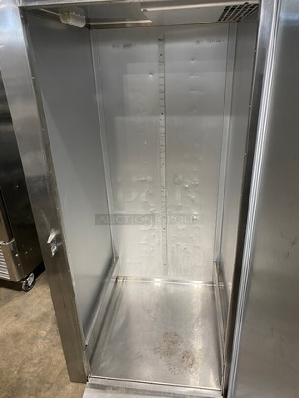 Traulsen Commercial Single Door Roll In Refrigerator! Solid Stainless Steel! Model: ARI134LUTFHS SN: T26797K06 115V 60HZ 1 Phase - Image 5 of 10