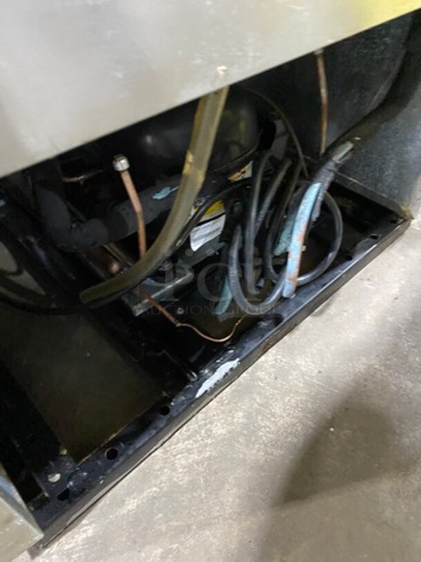 TRUE ENERGY STAR Stainless Steel Commercial Single Door Reach In Freezer w/ Poly Coated Racks on Commercial Casters. Model T-23F! 115 Volts/60Hz/1 Phase. - Image 9 of 9