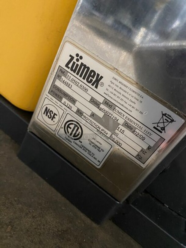 Zumex Commercial Countertop Automatic Orange Juicer! All Stainless Steel! Model: ZUMEXESSENTIAL SN: 344883 115V - Image 9 of 10