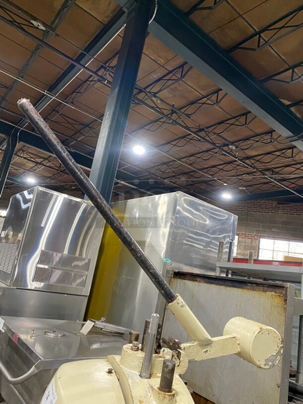 Benier  Heavy Duty Commercial Dough Divider! - Image 6 of 9