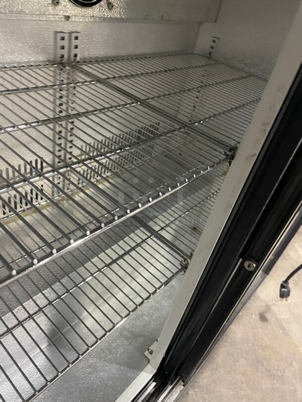 Commercial 2 Sliding Door Bar Back Cooler Merchandiser! With Sliding Doors! With Racks! 115V 1 Phase! - Image 6 of 7