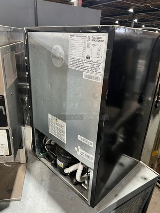 Haier Black Mini Fridge! With Poly Coated Racks And Shelves! Model: HC27SW20RB - Image 9 of 11