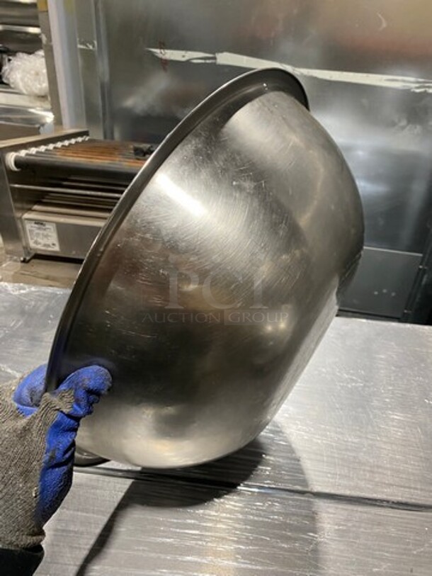Assorted Size Stainless Steel Mixing Bowls! 6x Your Bid! - Image 6 of 8