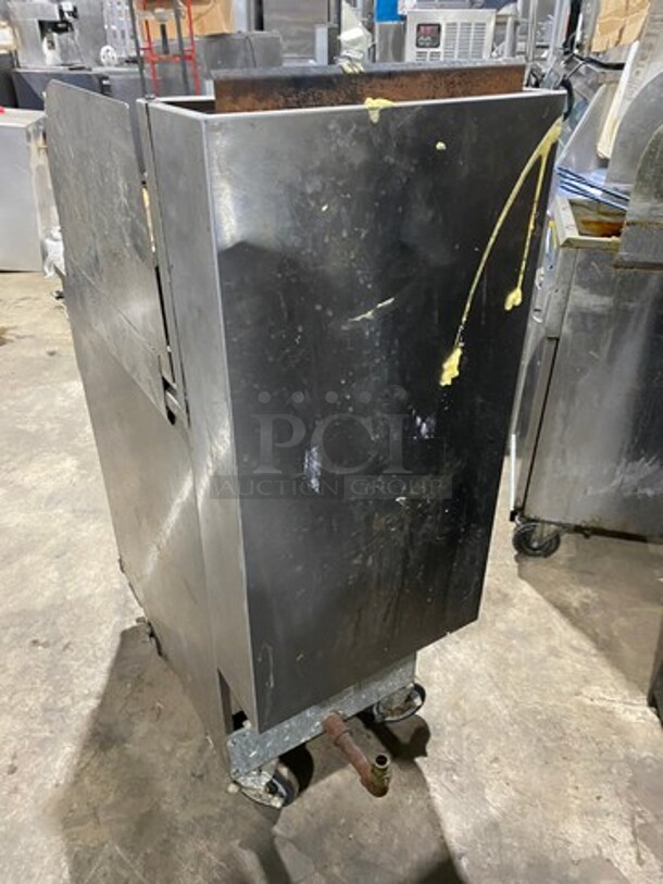 2018 Pitco Commercial Natural Gas Powered Deep Fat Fryer! With Back And Side Splashes! All Stainless Steel! On Casters! WORKING WHEN REMOVED! Model: 40D SN: G18DD023007 - Image 3 of 9