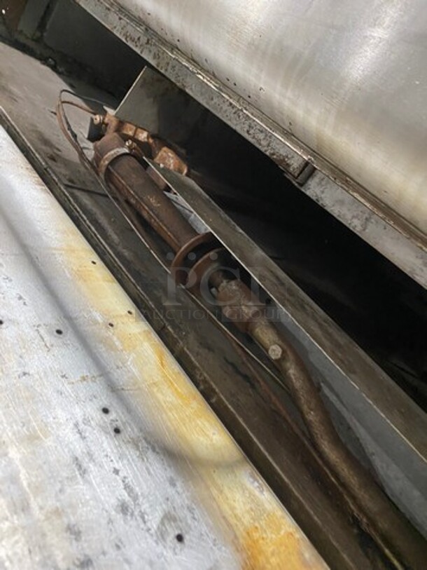 Blodgett Commercial Natural Gas Powered Double Deck Baking/ Pizza Oven! All Stainless Steel! On Legs! 2x Your Bid Makes One Unit! WORKING WHEN REMOVED! - Image 8 of 12