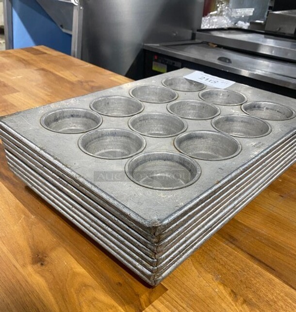 Metal 12 Cup Cupcake/Muffin Baking Pan! 8X Your Bid! - Image 2 of 6