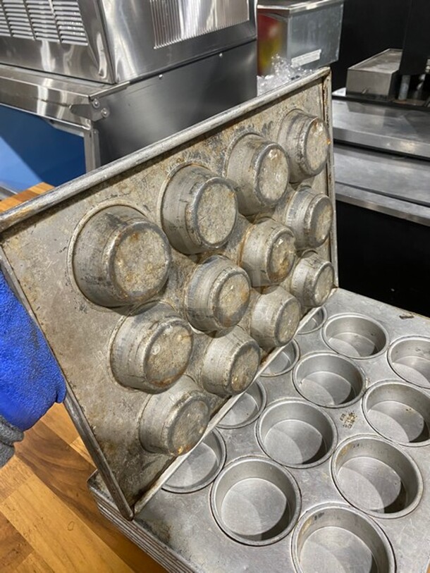 Metal 12 Cup Cupcake/Muffin Baking Pan! 8X Your Bid! - Image 3 of 6
