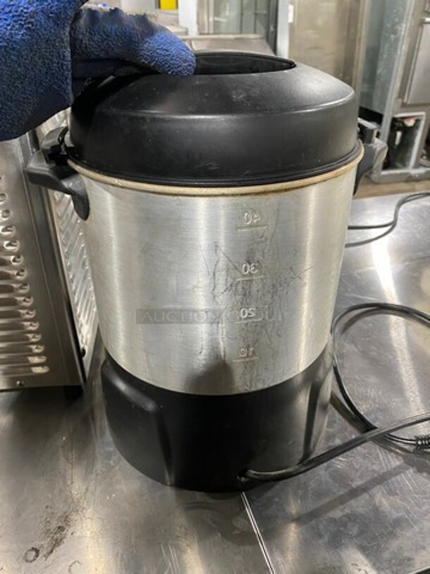 Protor Silex Countertop Coffee Urn! Model: 45040R SN: E4091BV - Image 3 of 6