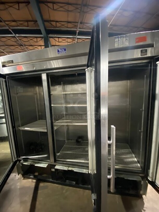 True Commercial 3 Door Reach In Cooler Merchandiser! With View Through Doors! Poly Coated Racks! Stainless Steel Body! Model: TS72G SN: 5254946 115V 60HZ 1 Phase - Image 5 of 8