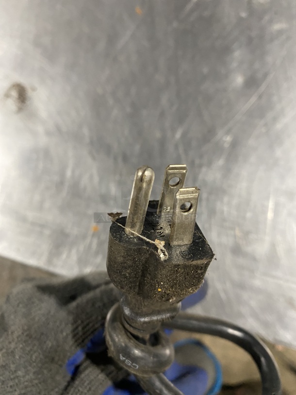 Manitowoc Servend Counter Ice Dispensing Machine! Mode M90 Serial 610196452! 115V 1 phase! - Image 9 of 9