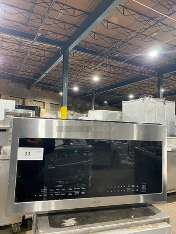 LATE MODEL! 2020 Samsung Countertop Microwave Oven! Model: ME21M706BAS SN: 0B8D7WONC02647J 120V - Image 1 of 10