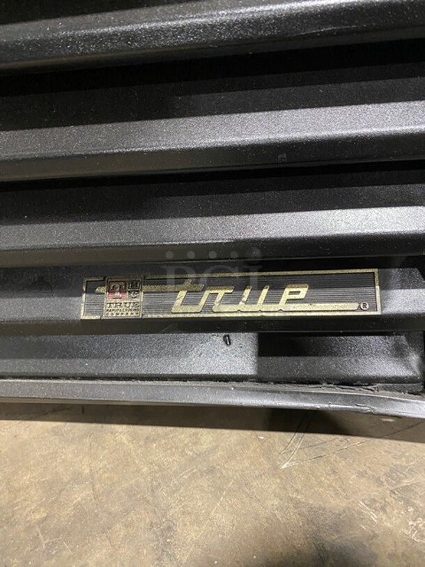 True 2 Door Glass Door Reach In Cooler Merchandiser! Model GDM-49 Serial 7766487! 115V 1 Phase! - Image 7 of 8