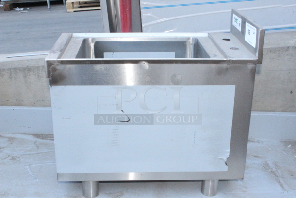 BRAND NEW SCRATCH AND DENT! Regency 600UHS2112 1 Bowl Underbar Hand Sink - 21" x 12" - Image 7 of 8
