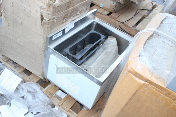 BRAND NEW SCRATCH & DENT! Regency 600IB1824CP 18" x 24" Underbar Ice Bin with 7 Circuit Post-Mix Cold Plate and Bottle Holders - 51 lb.

 - Image 3 of 4
