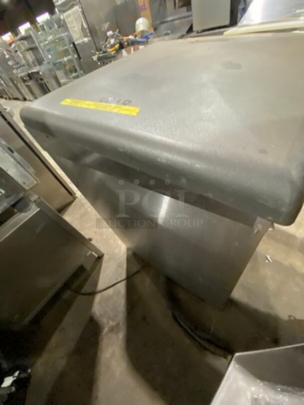 Cornelius Commercial 8 Spout And Ice Dispenser Beverage System! Model: ED250BCZ SN: 62B0817ED141 115V 60HZ 1 Phase - Image 5 of 8