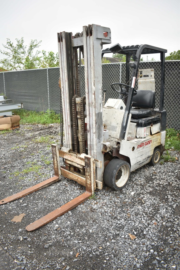 Datsun CFO1 Type G Metal Commercial 2,400 Pound Capacity Propane Gas Powered Fork Lift. Reads 2,300 Hours. Does Not Have Service Brakes. Runs and Drives! - Image 1 of 12