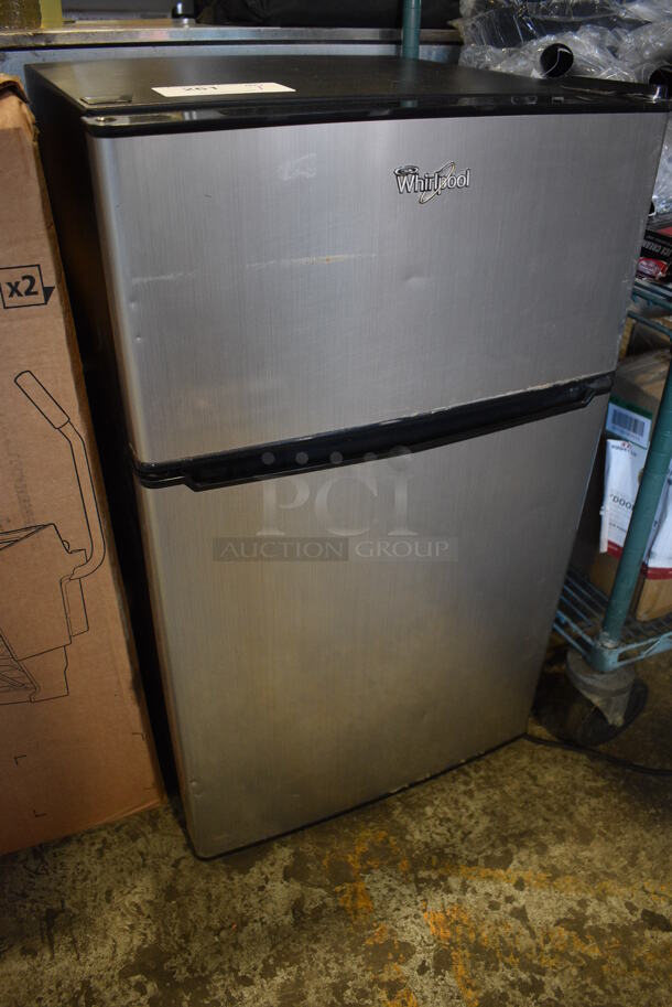 Whirlpool Model WH31S1E Mini Cooler. 120 Volts, 1 Phase. 19x20.5x32. Tested and Working! - Image 2 of 6
