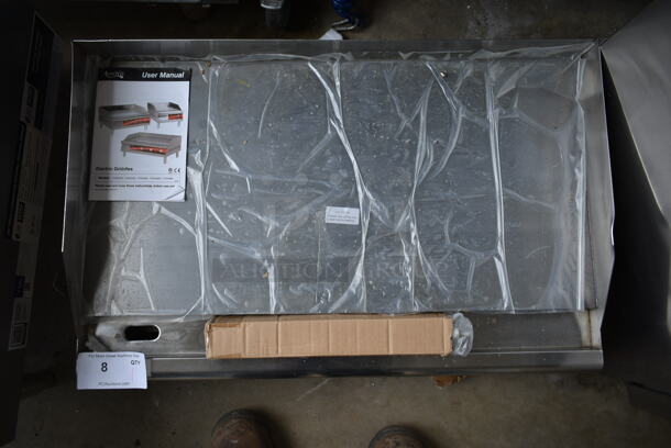 BRAND NEW SCRATCH AND DENT! 2023 Avantco 177EG30N Stainless Steel Commercial Countertop Electric Powered Flat Top Griddle. 208/240 Volts, 1 Phase.  - Image 3 of 5