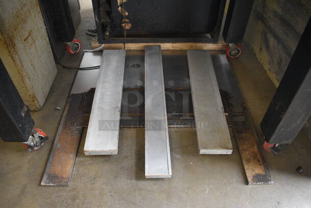 Blodgett Model 1048DD/AA-S Stainless Steel Commercial Natural Gas Powered Single Deck Pizza Oven on Metal Legs w/ Commercial Casters. Comes w/ 2 Cooking Stones. Unit Has An Added Humidity Steam Box Attachment For Donut Baking. 80,000 BTU. 60.5x45.5x72.5 - Image 9 of 12