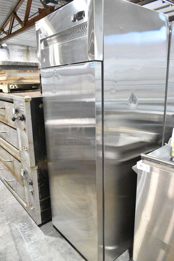 BRAND NEW SCRATCH AND DENT! 2023 Avantco 178Z1RHC Stainless Steel Commercial Single Door Reach In Cooler. 115 Volts, 1 Phase. Tested and Working! - Image 3 of 8