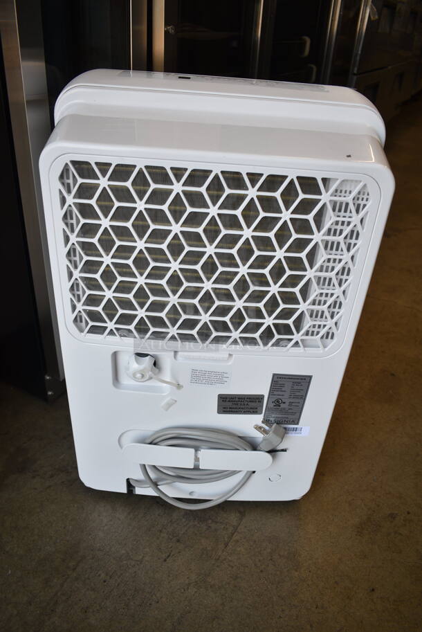 BRAND NEW SCRATCH AND DENT! Insignia NS-DH35WH1 35-Pint Dehumidifier. 115 Volts, 1 Phase. Tested and Working! - Image 5 of 6