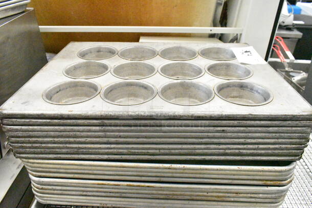 35 Various Metal Items Including Baking Pans and Muffin Baking Pans. 35 Times Your Bid!  - Image 4 of 7