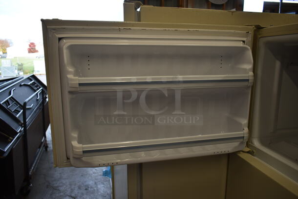 General Electric GE TBX14SABNLAA Metal Cooler Freezer Combo. 115 Volts, 1 Phase. Tested and Working! - Image 3 of 6