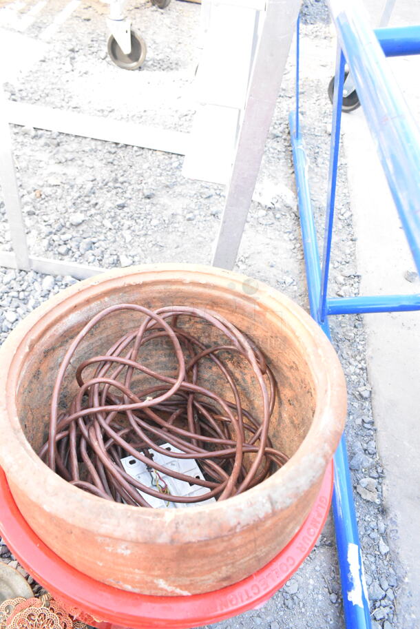 ALL ONE MONEY! Lot of Various Items Including Planters. - Image 4 of 7