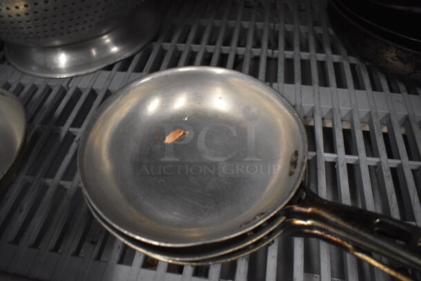 5 Metal Skillets. 14.5x8.5x2. 5 Times Your Bid! - Image 3 of 3