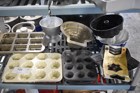 ALL ONE MONEY! Lot of 10 Various Metal Baking Pans Including Muffin Pans