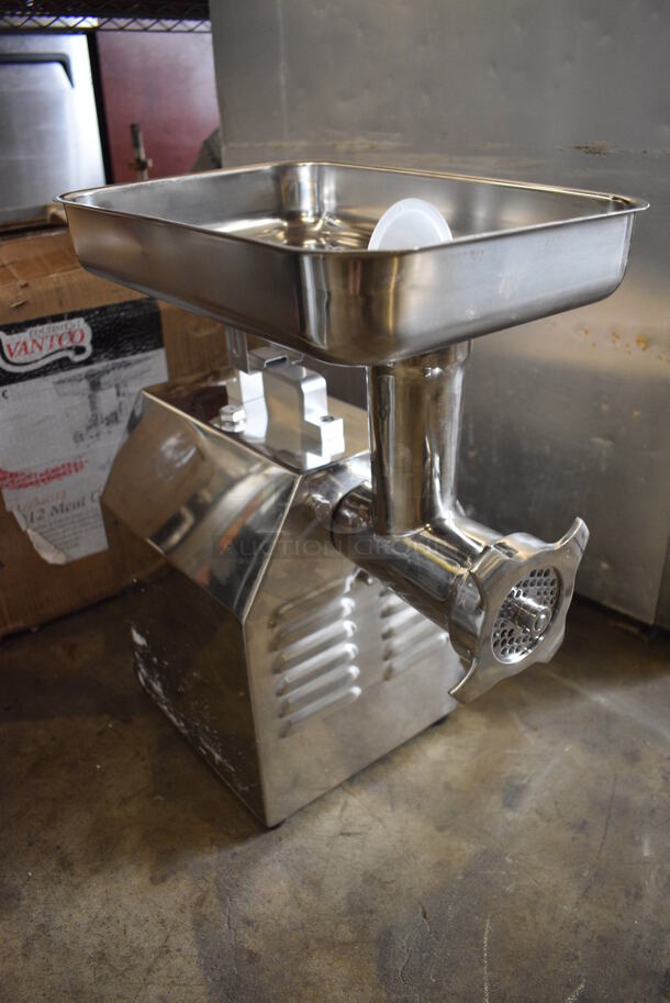 BRAND NEW SCRATCH AND DENT! Avantco Model MG12 Stainless Steel Commercial Countertop #12 Meat Grinder w/ Tray. 110 Volts, 1 Phase. 10x17x19.5. Tested and Working!