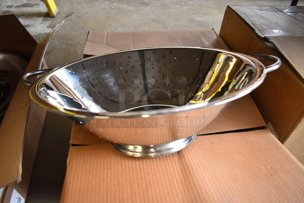 6 BRAND NEW IN BOX! Update Model Stainless Steel Colanders. 18x15x4. 6 Times Your Bid!