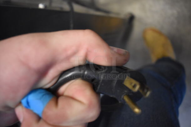 2014 True TSSU-48-12 Stainless Steel Commercial Sandwich Salad Prep Table Bain Marie Mega Top on Commercial Casters. 115 Volts, 1 Phase. Tested and Working! - Image 7 of 7