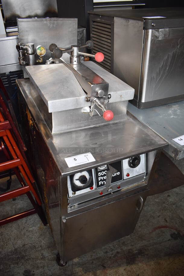 Henny Penny 500 Stainless Steel Commercial Electric Powered Floor Style Pressure Fryer on Commercial Casters. 208 Volts, 1 Phase. 18x38x46 - Image 2 of 11