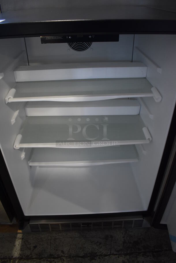 BRAND NEW! Danby Silhouette DAR055D1BSSPR Stainless Steel Beverage Cooler. 115 Volts, 1 Phase. 24x26x35. Tested and Working! - Image 5 of 11