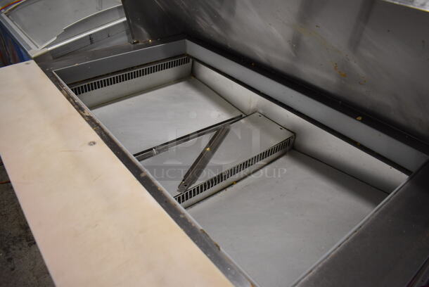 Traulsen UPT4818-LB Stainless Steel Commercial Sandwich Salad Prep Table Bain Marie Mega Top on Commercial Casters. 115 Volts, 1 Phase. 48x34x44. Tested and Working! - Image 4 of 8