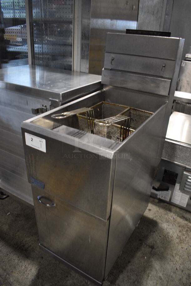 2016 Pitco Frialator Model 40C+ Stainless Steel Commercial Floor Style Natural Gas Powered Deep Fat Fryer w/ 2 Metal Fry Baskets. 105,000 BTU. 15.5x30x48 - Image 2 of 7