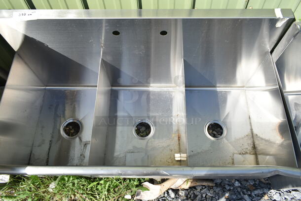 BRAND NEW SCRATCH AND DENT! Steelton 522US31621 Stainless Steel 3 Bay Sink. Bay 16x14 - Image 5 of 7