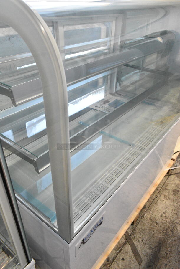 BRAND NEW SCRATCH AND DENT! Avantco BC-48-HC 48" Curved Glass White Refrigerated Bakery Display Case. 115 Volts, 1 Phase. Tested and Working! - Image 4 of 5