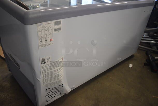 BRAND NEW SCRATCH AND DENT! Avantco ADC-12C-HC Curved Glass Ice Cream Dipping Cabinet - 71" on Commercial Casters 115 Volt, 1 Phase. Tested and Working! - Image 9 of 10