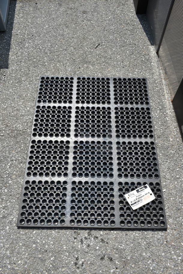 BRAND NEW SCRATCH AND DENT! Choice 29" x 39" Black Rubber Straight Edge Anti-Fatigue Floor Mat - 7/8" Thick - Image 2 of 3