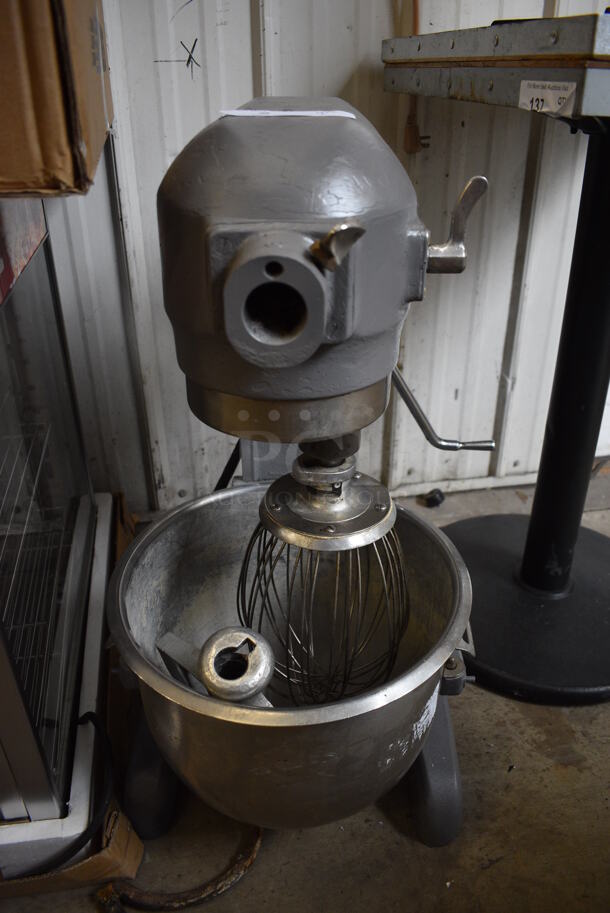 Hobart Model A-200 Metal Commercial Countertop 20 Quart Planetary Dough Mixer w/ Stainless Steel Mixing Bowl, Paddle and Whisk Attachments. 115 Volts, 1 Phase. 14x20x30. Tested and Working! - Image 5 of 7