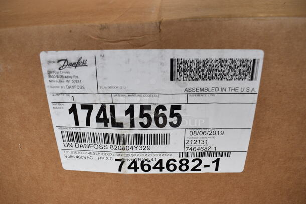 BRAND NEW IN BOX! Danfoss Model 174L1565 Metal Commercial VLT HVAC Drive. 460 Volts, 3 Phase. 8x10x31 - Image 7 of 7