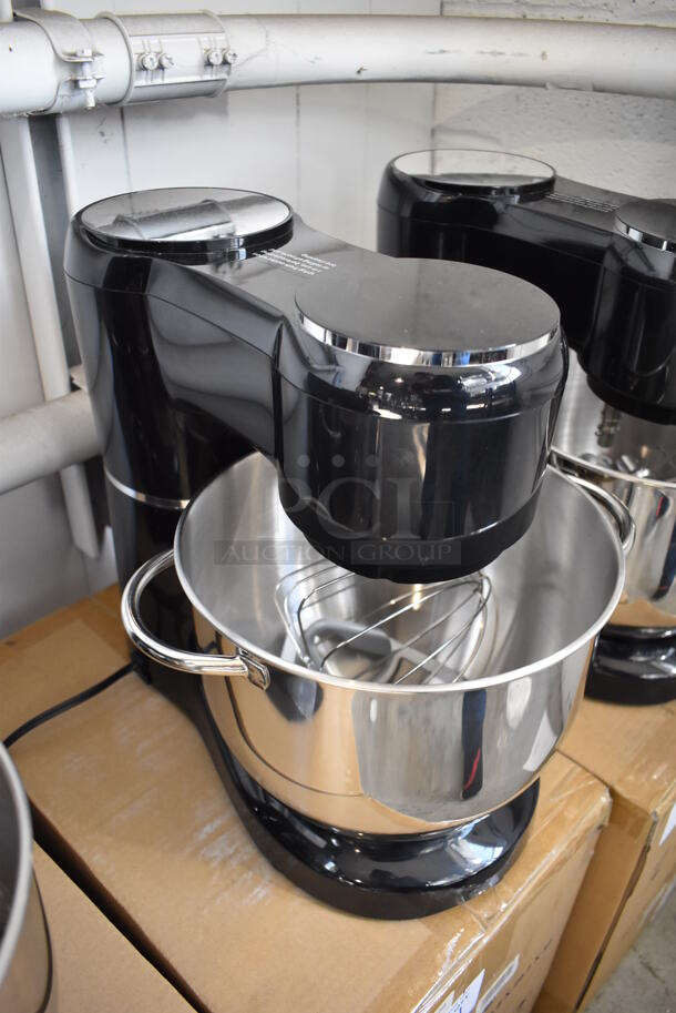 BRAND NEW IN BOX! Vospeed SM-1550 Metal Countertop 6-Speed Tilt-Head 8.5 Quart Stand Mixer w/ Stainless Steel Mixing Bowl, Beater, Dough Hook and Whisk Attachments.  - Image 4 of 6