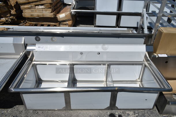 BRAND NEW SCRATCH AND DENT! Steelton 522CS31818 Stainless Steel 3 Bay Sink. No Legs. Bays 18x18x12 - Image 2 of 5