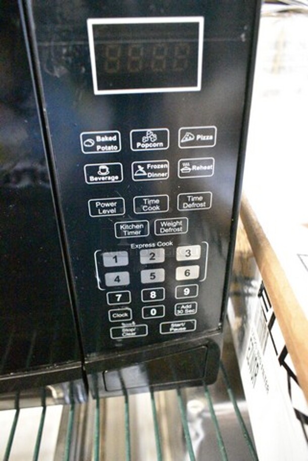 West Bend WBMW92B Countertop Microwave Oven w/ Plate. 120 Volts, 1 Phase.  - Image 7 of 8